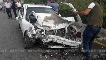 Kürdəmirdə avtomobil qəzası baş verib, xəsarət alan var