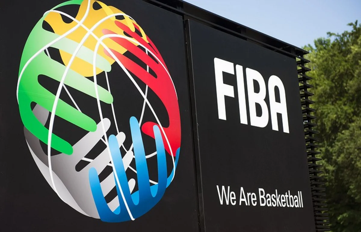 FIBA matç zamanı kütləvi davaya görə 13 basketbolçunu cəzalandırıb