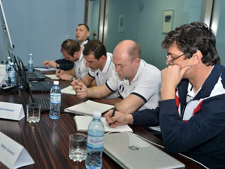 UEFA Bakıda qapıçı məşqçilərinə kurs keçir