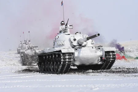 На учениях в Турции азербайджанские танки совершили маневры 