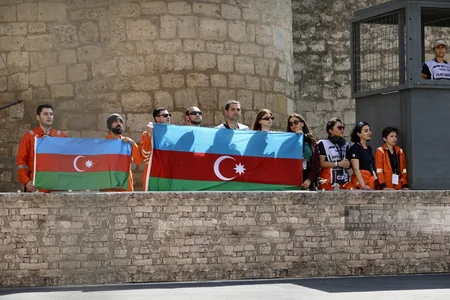 “Formula 1”: Azərbaycan Qran-prisinin qalibləri mükafatlandırılıblar - FOTOREPORTAJ