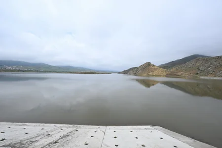İlham Əliyev və Seyid İbrahim Rəisi Azərbaycan-İran dövlət sərhədində görüşüblər