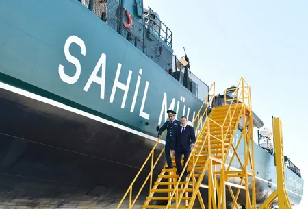 Prezident İlham Əliyev Dövlət Sərhəd Xidməti Sahil Mühafizəsinin ikinci dərəcəli yeni sərhəd gözətçi gəmisi ilə tanış olub