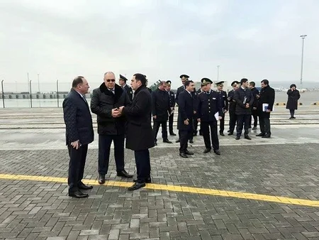 Səfər Mehdiyev istifadəyə veriləcək gömrük və müvəqqəti saxlanc anbarlarına baxış keçirib