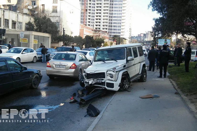 Paytaxtın Xətai rayonunda yol qəzası baş verib - FOTO