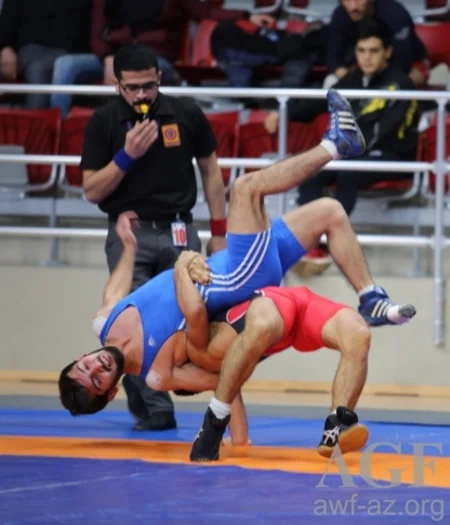 Güləş üzrə Azərbaycan çempionatının açılış mərasimi keçirilib