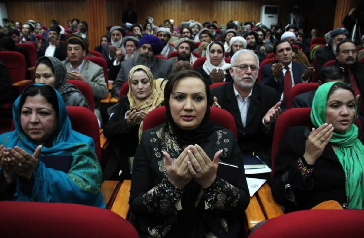 ​Əfqanıstan parlamentində qadın deputatlar arasında dava düşüb