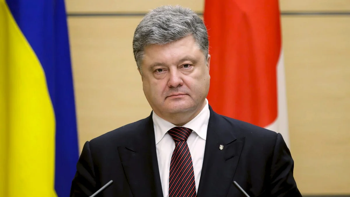 Petro Poroşenkoya Ukraynanı tərk etmək qadağan olunur