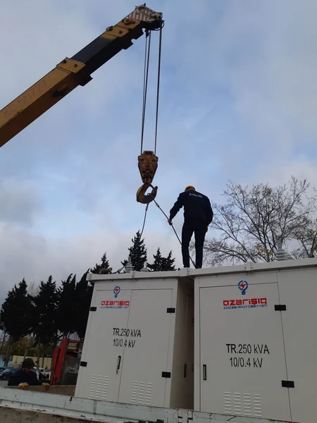 “Azərişıq” Xırdalanda elektrik enerjisi şəbəkəsini yeniləyir