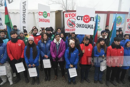 Акция протеста на дороге Ханкенди-Лачын продолжается