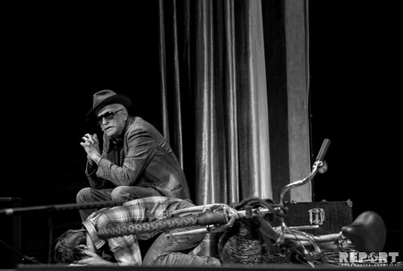 Fuad Poladovun “Azdrama”da sonuncu çıxışı - XATİRƏ FOTOREPORTAJI