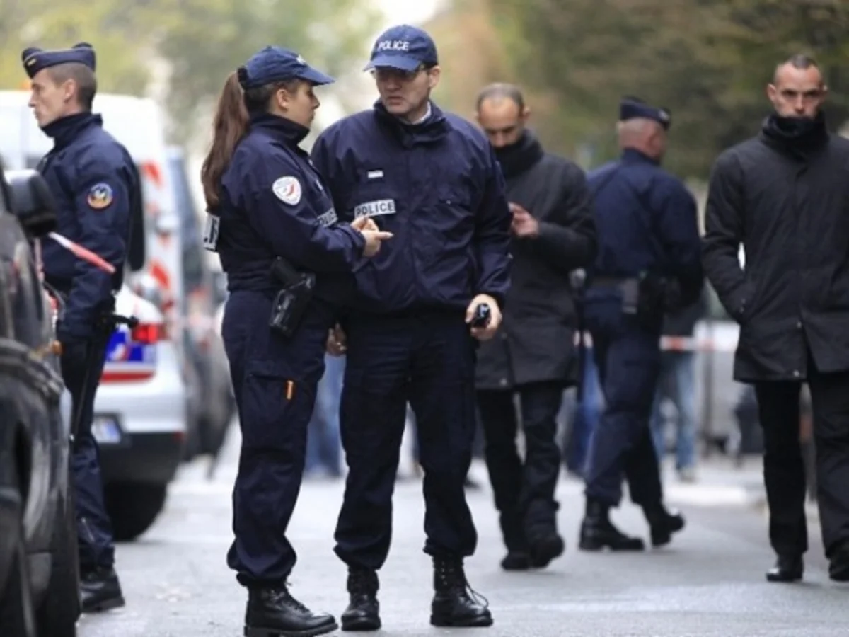 Fransa polisi onlarla çeçeni reketliyə görə saxlayıb