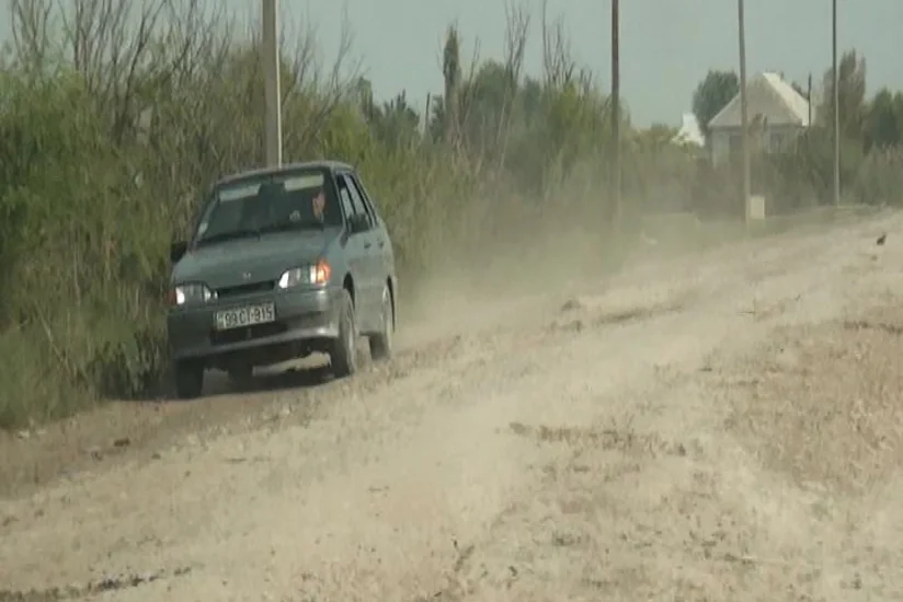 Kürdəmirdə əlli il əvvəl tikilən yol bərbad vəziyyətə düşüb - REPORTAJ