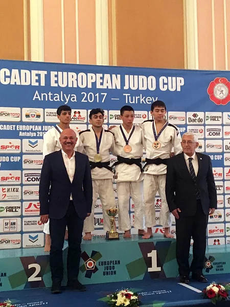 Yeniyetmə cüdoçularımız Antalyada 3 qızıl və 1 bürünc medal qazanıblar