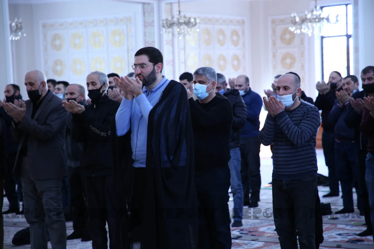 “Xanım Fatimeyi Zəhra” məscidi dindarların istifadəsinə verilib