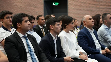 Fərid Qayıbov nazirliyin dəstəyi ilə beynəlxalq tədbirlərdə iştirak etmiş gənclərlə görüşüb