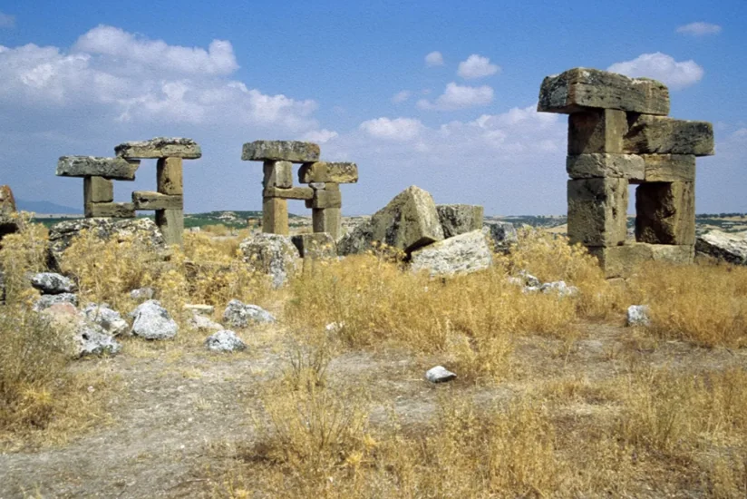 В Турции археологи нашли 400 гробниц возрастом около двух тысяч лет