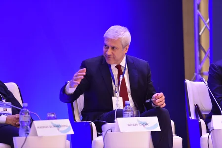 VI Qlobal Bakı Forumunda Çinin xarici siyasəti müzakirə olunub