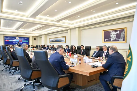 Ankarada türk dünyası vəkillərinin əməkdaşlığının gücləndirilməsi müzakirə olunub