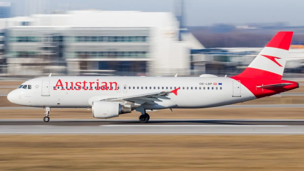Austrian Airlines с 18 марта делает питание на борту платным