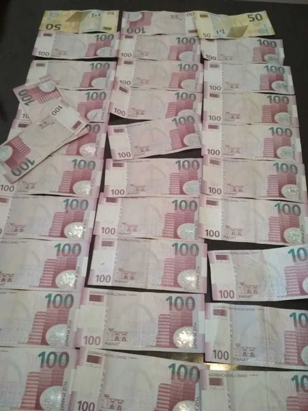 Bərdədə mənzildən 5200 manat və 300 ABŞ dolları oğurlanıb