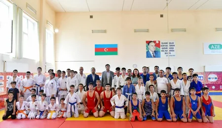 Nazir Bakının qəsəbələrində idman mərkəzlərinin fəaliyyəti ilə maraqlanıb