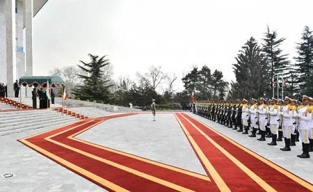 İlham Əliyevin Tehranda rəsmi qarşılanma mərasimi olub