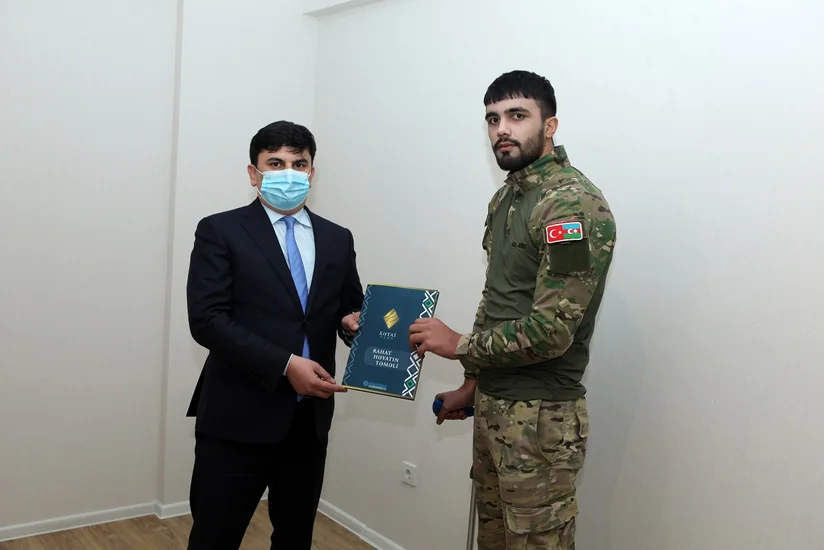 Vətən müharibəsi qazisinə yeni mənzil verilib