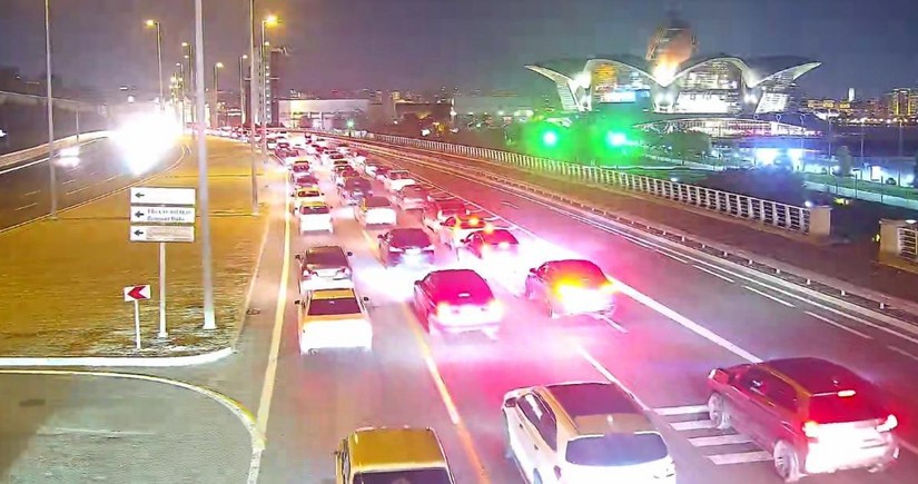 Bakının tıxac olan yolları açıqlanıb - SİYAHI