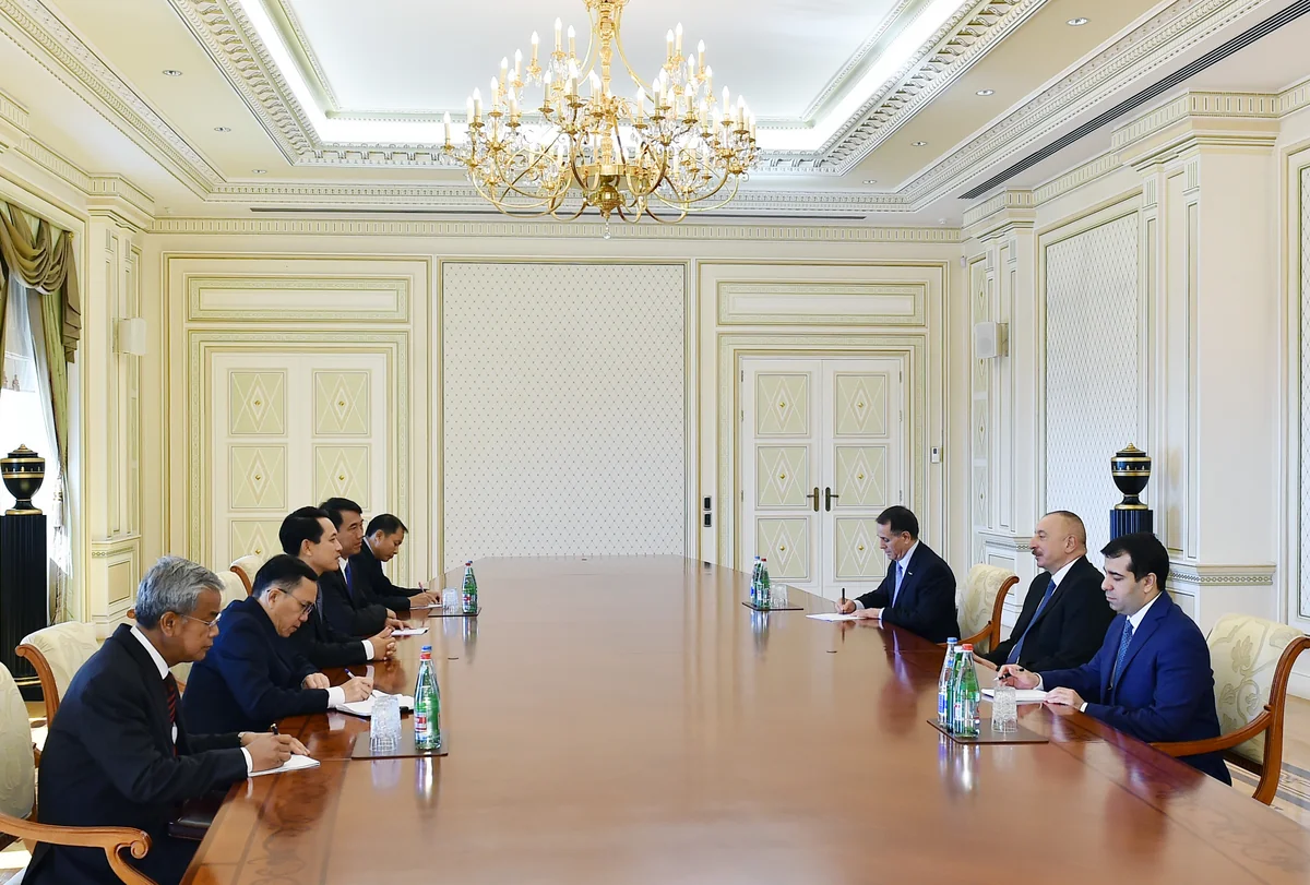 President Ilham Aliyev receives delegation led by Laos Foreign Minister
