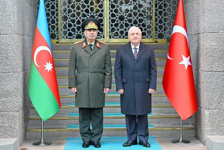 Azərbaycan və Türkiyənin müdafiə nazirləri hərbi əməkdaşlıq məsələsini müzakirə ediblər- YENİLƏNİB