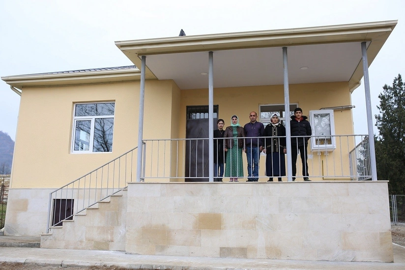 Bölgələrdə 21 fərdi ev şəhid ailələri və müharibə əlillərinin istifadəsinə verilib - FOTO