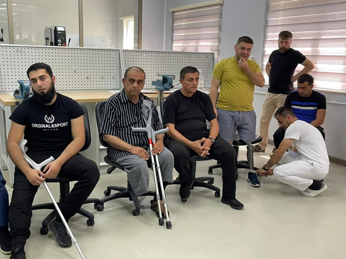 Bir qrup qazi yüksək texnologiyalı protezlərlə təmin edilib