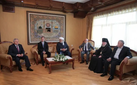 Allahşükür Paşazadəyə Rusiya prezidentinin təşəkkürnaməsi təqdim edilib