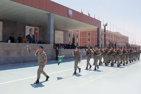 Hərbi hissələrdə andiçmə mərasimi keçirilib