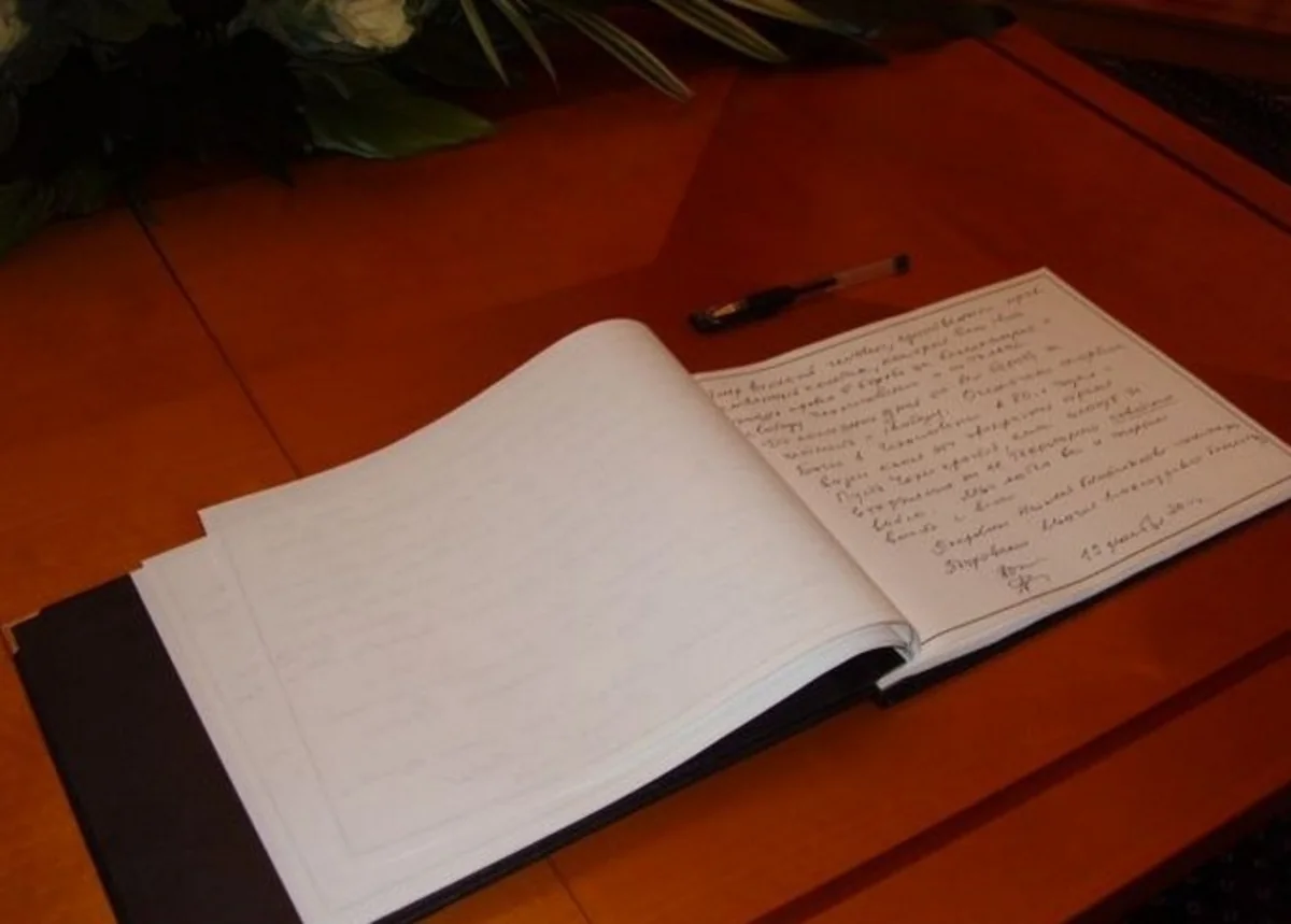 В посольстве Саудовской Аравии в Баку открыта книга соболезнований в связи с кончиной короля