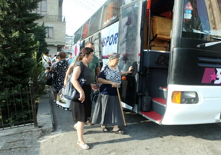 Əlilliyi olan 85 nəfər istirahət mərkəzinə yola salınıb