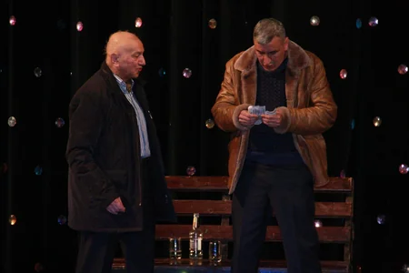 “Sönməyən ulduzlar” teatrı yeni tamaşanın premyerasını nümayiş etdirib