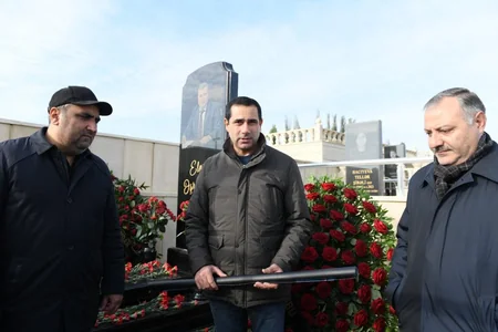 Elnur Əşrəfoğlunun məzarı ziyarət edilib