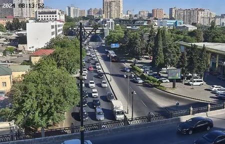 Bakının bəzi yollarında tıxac yaranıb - SİYAHI