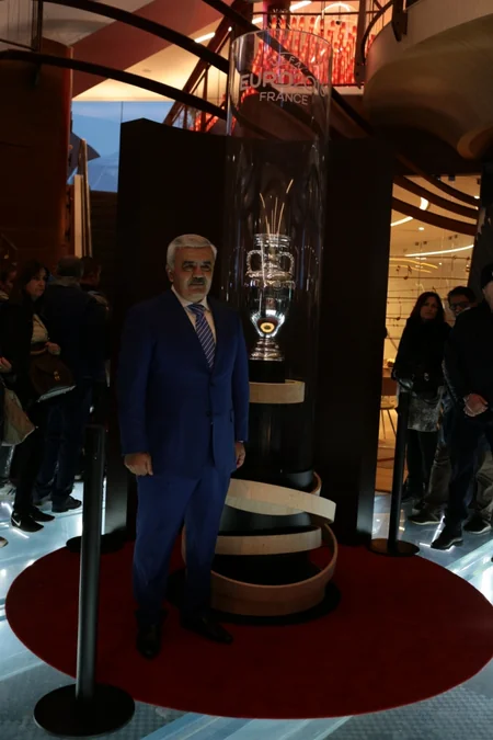 AVRO-2016 kubokunun Azərbaycan pavilyonunda nümayişindən - FOTOREPORTAJ