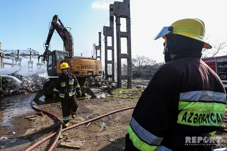 Bakıda dəmir tullantılarının qəbulu məntəqəsində baş vermiş yanğın söndürülüb