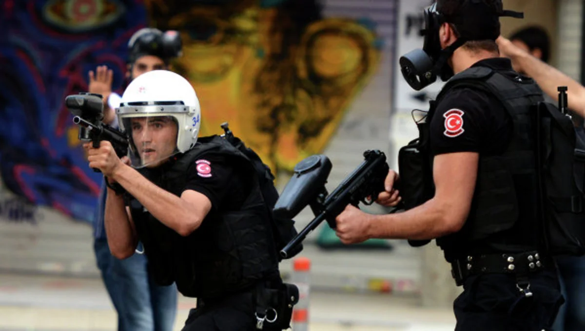 ​Türkiyədə təxminən 600 adam həbs olunub