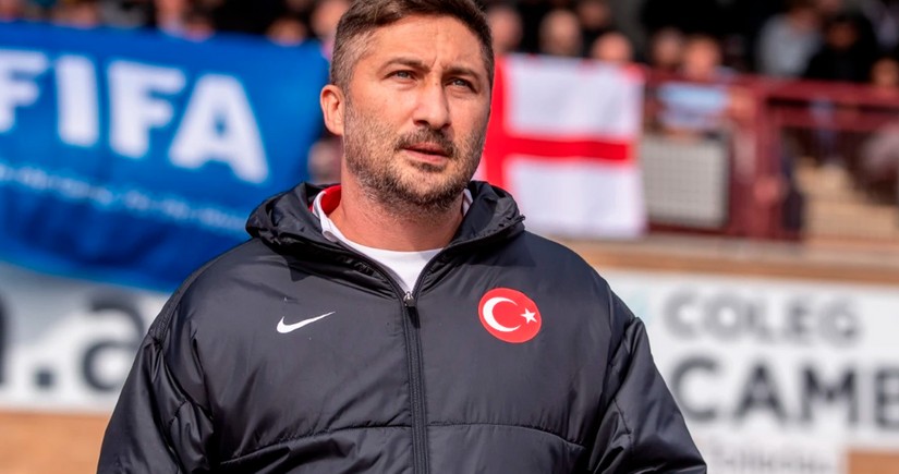 Qalatasarayın sabiq futbolçusu Türkiyə millisinin baş məşqçi postundan ayrılıb