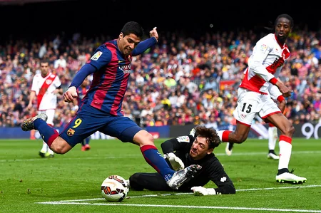 ​Барселона вышла в лидеры, Месси догнал Роналду