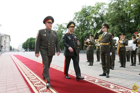 Defense ministers of Azerbaijan, Belarus mull deepening military cooperation