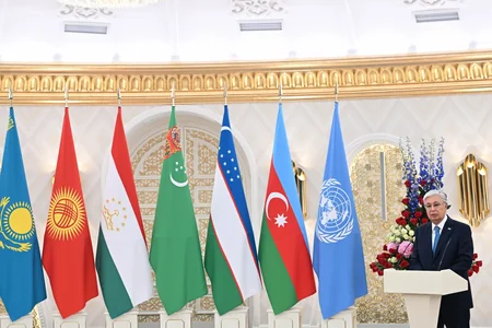 Ilham Aliyev attends Shavkat Mirziyoyev's award ceremony in Astana