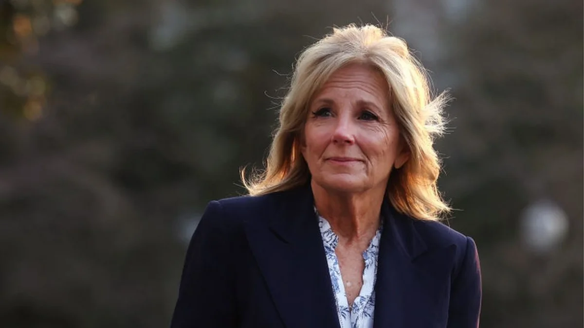 Jill Biden says Trump 'dangerous to women'