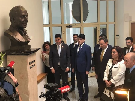 Fuad Muradov Türkiyə Prezidentinin baş müşaviri ilə görüşüb
