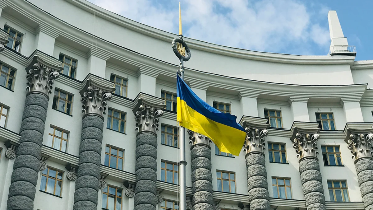 FT: Ukraine scrambles to fill US funding gap